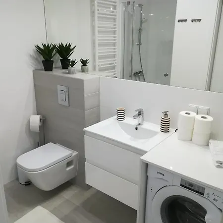 Oaza Kolobrzeg-podczele Kompleks Feniks Basen Silownia Jacuzii *