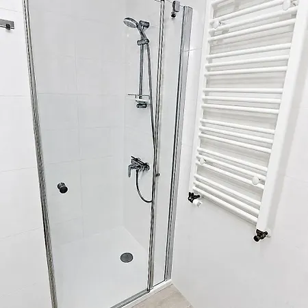 Oaza Kolobrzeg-podczele Kompleks Feniks Basen Silownia Jacuzii * Kołobrzeg